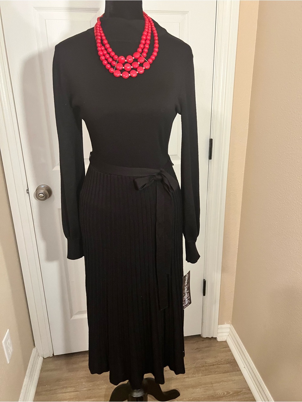 Nina Leonard Black Long-Sleeve Knit Tie-Waist Dress with Red Necklace